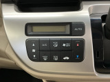 オートエアコン付きです!お好みの温度をセットするだけでエアコンの風量などを自動でコントロール。快適な車内でお過ごしいただけます。