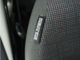 ◆ISOFIX◆シートベルトいらずでチャイルドシートと固定金具を連結するだけでがっちり固定できます。