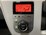 暑い日も寒い日も快適な車内のオートエアコン付きですよ☆