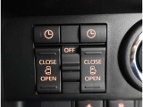 電動スライドドアのスイッチ付です。車内からもスイッチひとつで楽にドアの開閉が可能です。電動なので開閉時に力を使う必要がなく、半ドアになることもありません!