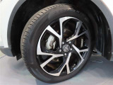 タイヤ・ホイールまでキレイに洗浄!225/50R18タイヤ&18インチ純正アルミホイール