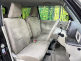 運転席シート廻りは使用感も少なく、良好な状態となっています。前オーナー様が丁寧に使っていたことがよくわかりますね。
