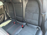 自動車保険に関しても、メルセデス・ベンツ専用のプログラムをご用意しております。飛び石や落下物などでのフロントガラスの修理が必要となった場合、最大で9万円分の補償を致します。
