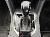 ◆MT付AT◆ドライバーがマニュアル車のようにギアチェンジを自分の手で行う機能です! オートマ車に手動変速機能を加えたもので、スポーツ走行を味わうことが可能!