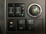 リヤのスライドドアを電動で開閉することが可能になっています☆運転席からもリモコンキーからもドアのハンドルからも開閉が可能です☆
