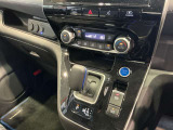 電動パーキンングにオートブレーキホールド付き。信号待ちやチケットを取る時に便利です。