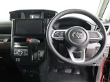ハンドル周りです。運転している間、長く触れているものだから手に馴染むハンドルがいいですよね♪握ると欲しくなっちゃいますよ。