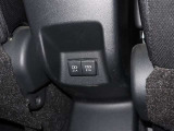 当社でご購入していただいた全ての車両はご納車前に、しっかり点検・整備してからのご納車になります。点検部位はエンジンオイル交換・ワイパーゴム・ブレーキ点検・調整・その他を確認の上ご納車致します。