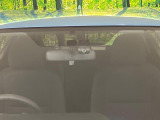 【プリクラッシュセーフティ】前方の車両等を検知し、衝突しそうな時は警報で注意を促し、ブレーキを踏む力をサポート。ブレーキを踏めなかった場合は衝突被害軽減ブレーキが作動、衝突回避をサポートします。