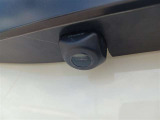 バックカメラが付いているので後方確認が非常にしやすいです。今や運転初心者も熟練者も必須装備!ついていて損はないですね♪