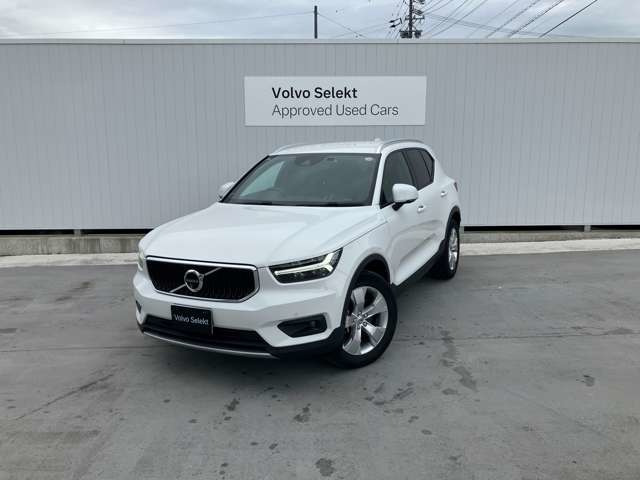 XC40 B4 AWD モメンタム 4WD 
