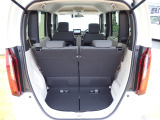◆定員乗車時のカーゴルームです。普段のお買い物の荷物やたくさんの収納が可能です。