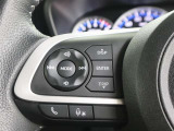 ステアリングスイッチで簡単なオーディオ操作ができ便利です。