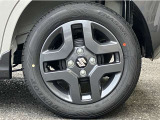純正ホイールを装着しております。車両に関してのご質問は、スタッフまでお気軽にお問合せ下さい!