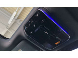 【24時間緊急通報・故障通報サービス】事故の際、エアバッグ等が作動すると自動で緊急通報を発信します。車両故障で走行不能になる等の問題が発生した場合、ボタンを押してサポートセンターに連絡出来ます。