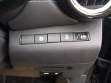 運転席の右側に各種スイッチがまとめられています。