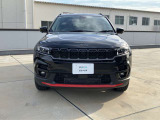 「どこにでも行ける。何でもできる。」Jeepに息づく自由の精神はその素晴らしい性能で、Jeepだから辿り着ける未知なる世界へ誘い心と身体を開放します。