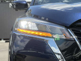 【LEDヘッドライト】とっても明るいLEDヘッドライトが装着されているので、夜の運転も明るく安全です。