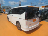 左後ろからの画像です!日々お買い得車両続々入庫しております!
