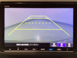 【バックカメラ】運転が苦手な方も車庫入れラクラクです!ギアをリバースに入れれば自動的に切り換わりますので、面倒な操作は不要です♪狭い駐車場もお車を傷つけず安心ですね!
