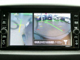 サイドブラインドモニター!!狭い道でのすれ違いで助手席側前方などの死角を減らし、壁などへの接触防止をサポートします。
