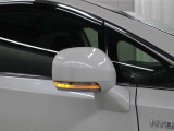サイドターンランプ付きドアミラー。車両のドレスアップと右左折時の被視認性を兼ね備えたお洒落なミラーです。