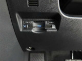 ETC!料金所も止まる事無くスイスイです!窓を開ける必要も無いので雨や花粉、排気ガスの浸入もありません!今や必需品ですネ!