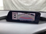 狭い場所での駐車やすれ違いなどでより的確な運転操作に役立つ360&deg;ビューモニターが装備されています。