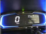 とっても見やすいメーターです。夜間時はラグジュアリーな気分にさせてくれる照明が魅力ですので、夜のドライブも楽しみになりますよ♪