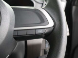 『ハンドル右側』のスイッチは、空調や色々な機能を操作できるようになっています!車種により変わるので詳しくは、お尋ねください!