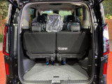 普段のお買い物や通勤、送迎等に十分な荷室スペースを確保しております。セカンドシートを倒すと、大きな荷物の積載も可能です♪
