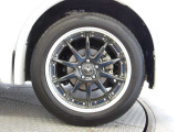 社外19インチアルミ!タイヤサイズは225/55R19です