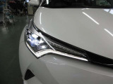 通常のハロゲンランプより2倍以上明るくロングライフ、BiBeamLEDヘッドランプが付いています。