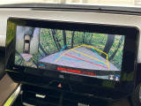 【パノラミックビューモニター】専用のカメラにより、上から見下ろしたような視点で360度クルマの周囲を確認することができます☆死角部分も確認しやすく、狭い場所での切り返しや駐車もスムーズに行えます。