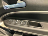 シンプルな運転席側ドアスイッチ類