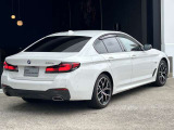 お気に入りのお車があれば、ぜひステアリングを手にしてください。稀少モデルも鋭意取り揃え、幅広いニーズにお応え致します。スタッフ一同皆様のご来店を心よりお待ち申し上げます。