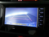【バックカメラ】バックカメラ装着車です。バックする時に、後方の様子をナビ画面に表示します!慣れない駐車場での駐車や、せまい場所での車庫入れの時も、安全確認OK!思いがけずコツン!なんて事も防げますヨ