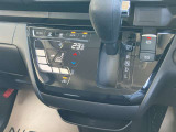 【オートエアコン】 設定温度は一定のまま、1年中、車内は快適空間♪快適温度♪