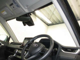 見通しのよいすっきりとした視界で、誰でも運転しやすいです。運転のしやすさは疲れにくさにも繋がりますよ♪