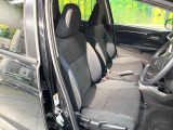 運転席シート廻りは使用感も少なく、良好な状態となっています。前オーナー様が丁寧に使っていたことがよくわかりますね。