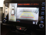 パノラミックビューモニター付きです。車両を上から見たような映像をディスプレイオーディオ画面に表示。運転席からの目視だけでは見にくい、車両周辺の状況をリアルタイムでしっかり確認できます。