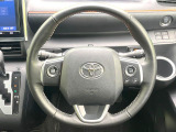 【純正革巻きステアリング】上質な革を使用することで、手にしっかり馴染みとても運転しやすいハンドルです♪