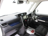 ダイハツのお店では、ダイハツ車を知り尽くしたプロフェッショナルが、専用の診断機器を使って各システムを点検しております。