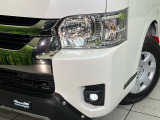【LEDヘッドライト】悪天候や夜間走行時も良好な視界を確保し安心して運転できる高輝度LEDヘッドライトを装備!点灯速度が早く、消費電力も抑えられています。