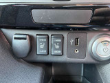 運転席と助手席には寒い日に活躍してくれるシートヒーターが装備されています!冬場はお尻・背中がぽっかぽかで快適ですよ!