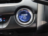 スマートキー装備車なので、キーを取り出さなくてもエンジン始動が可能です。