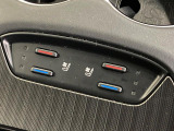 【シートヒーター&ベンチレーション】夏場は涼しい風でお尻や背中の熱やムレを防ぎ、冬はエアコンよりも早く温まってポカポカに!季節を問わず快適に過ごせます。
