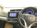 運転席周辺のスマートなレイアウトが、操作のしやすさを実現。快適なドライブをサポートします。