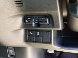 ビルトインタイプの【ETC】で見た目もスッキリ。高速道路の利用にとても便利です。【パーキングセンサー】駐車や出庫時にクルマの前後の障害を検知し、音とディスプレイでお知らせします。