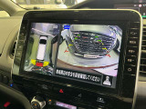 空から見たような映像で駐車ができるアラウンドビューモニター。ひと目でわかるセンサーに前後の衝突被害軽減ブレーキ付き。
